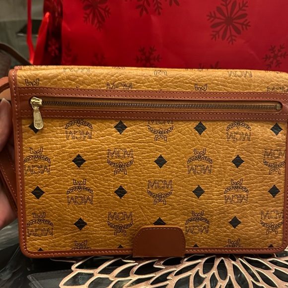 MCM Visetos Cognac Monogram Leather Clutch unisex Comes with original key! A+ - Picture 12 of 12